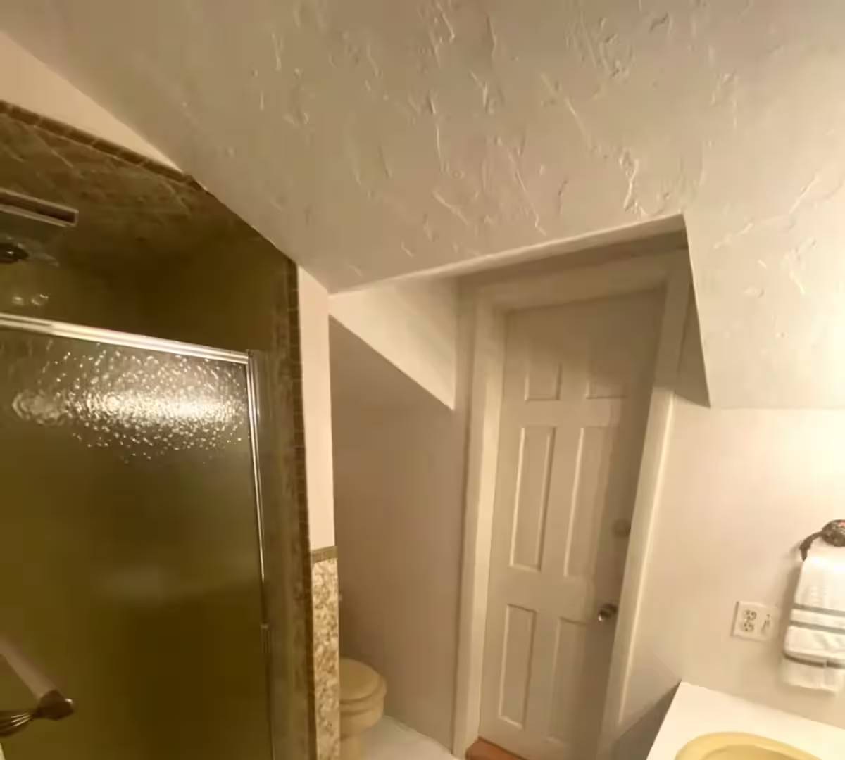 Property B Bathroom 5