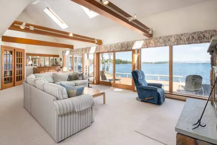 Property B Kitchen 6